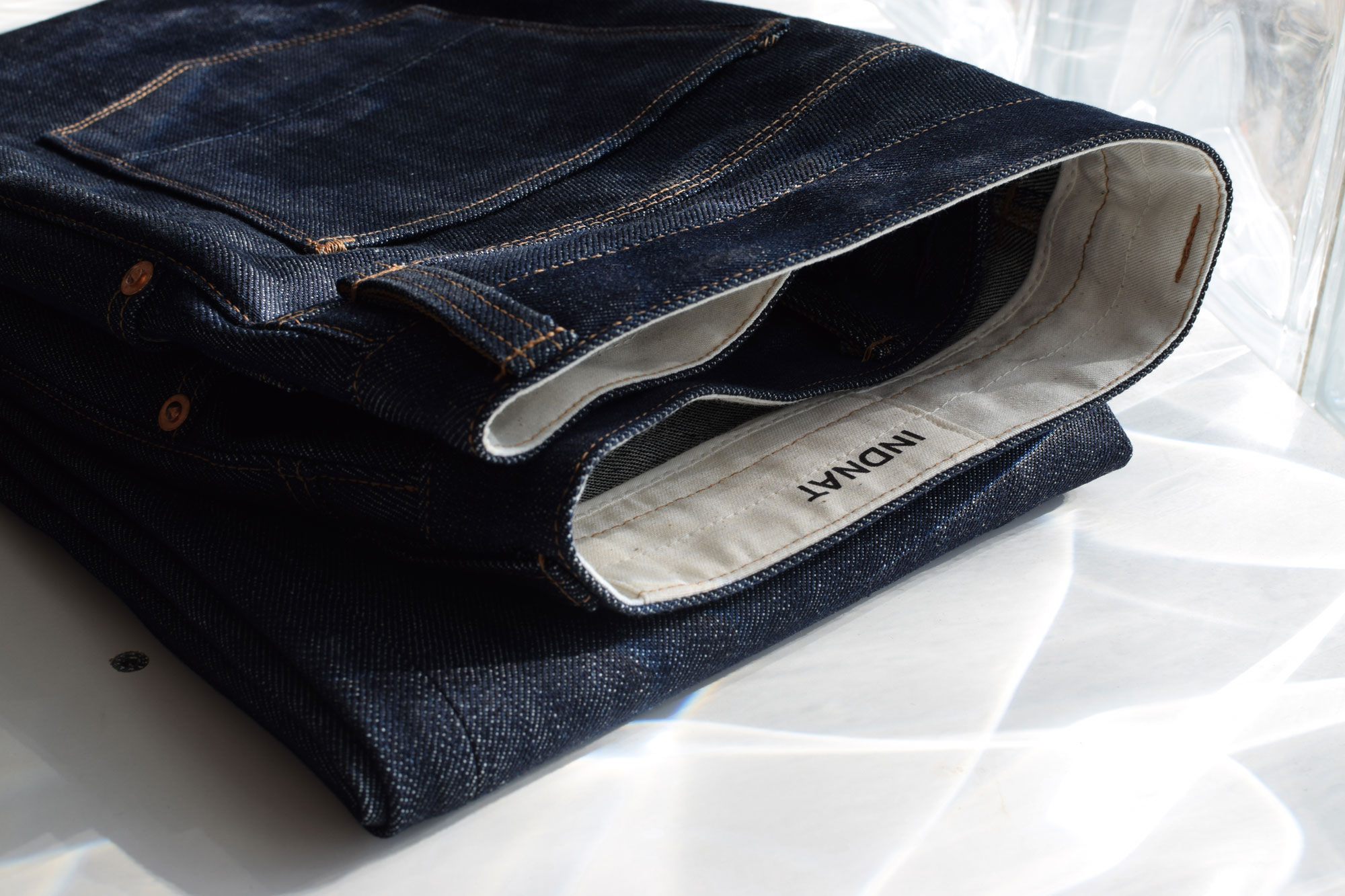 INDNAT 5-Pocket Raw Denim Jeans in Biobaumwolle 